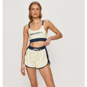 Кръгла деколте еластичен спортен костюм